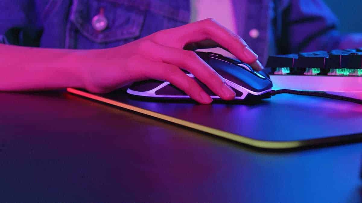 Best Keyboard Settings For CS:GO, Fortnite, LoL, And More